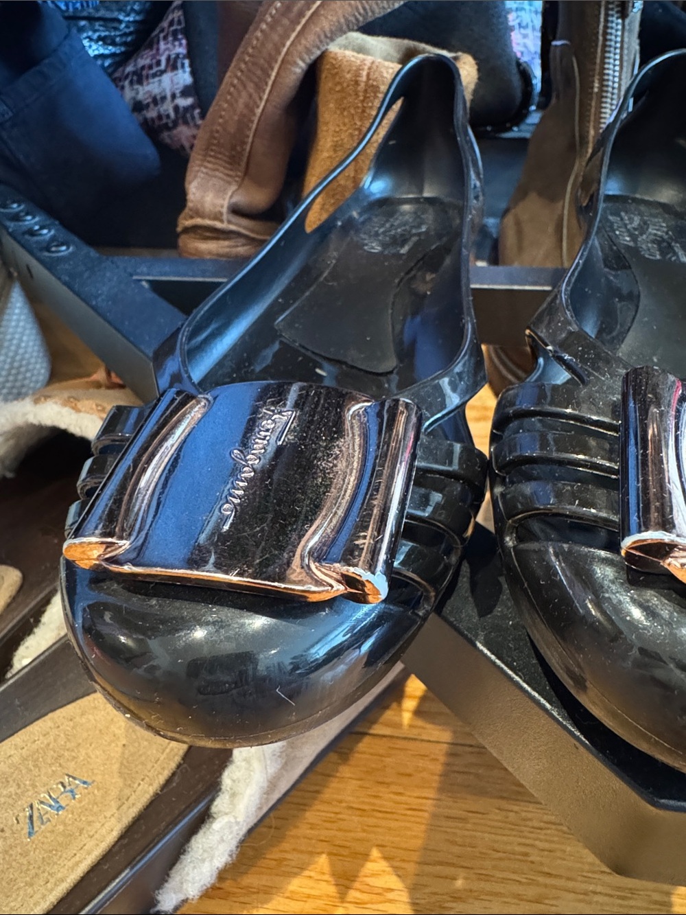 Salvatore ferragamo  jelly flat with gold hardware - Picture 12 of 12